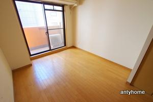 プレサンス梅田フロンティア　仲介手数料無料の居間・リビング