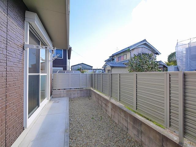 グレイスコートＤ・Ｅ・Ｆの庭|簡単な家庭菜園も楽しめるお庭です