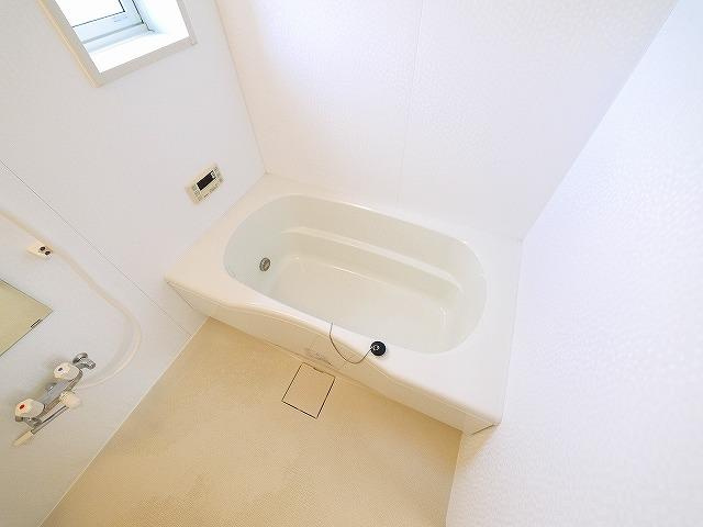 グレイスコートＤ・Ｅ・Ｆの浴室|コンパクトで使いやすいお風呂です