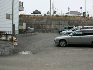 【駐車場】