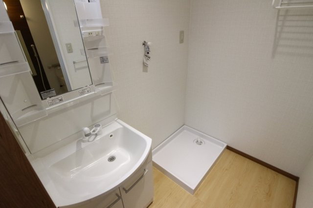 学園西カレッジハイツの独立洗面台