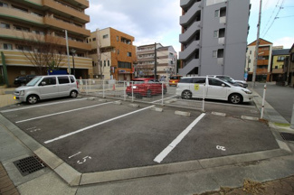 【駐車場】