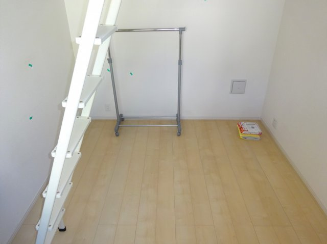 レスペデザ小岩の洋室