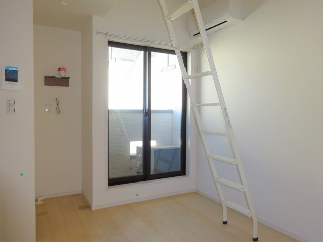 レスペデザ小岩の洋室