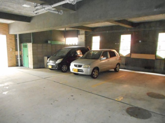 【駐車場】