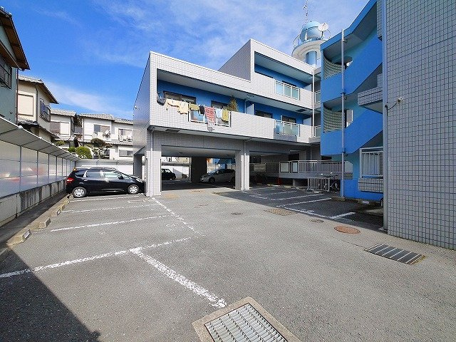 ヴィラセリーン長楽園の駐車場|駐車場完備です