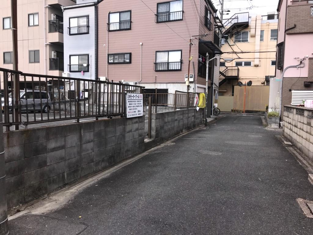 グラッド・タウン月出町　第１期の前面道路含む現地写真
