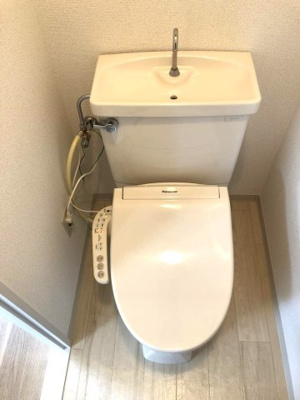 【トイレ】 | レオドール登戸 | トイレは温水洗浄便座付き♪人気のバストイレ別です♪イレが独立していると使いやすいですよね☆