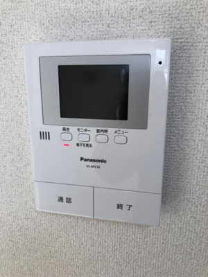 【セキュリティ】 | レオドール登戸 | 防犯対策に有効なカメラ付インターホン完備♪録画機能が付いているので留守中の訪問者まで確認できます♪