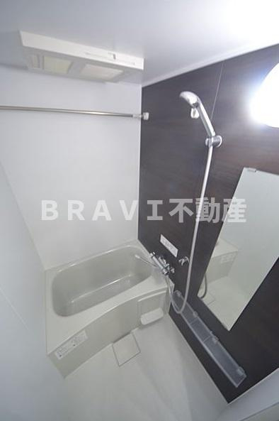 TLRレジデンス本町WESTの浴室|【TLRレジデンス本町WEST】ゆったり過ごせるお風呂です