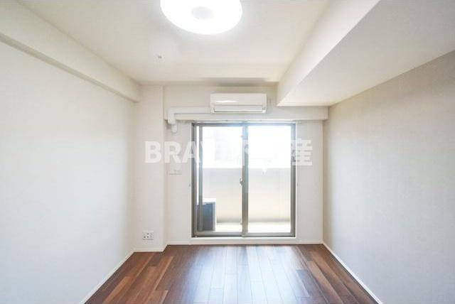 TLRレジデンス本町WESTの居間・リビング