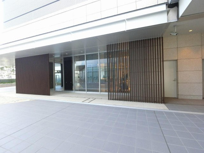 【エントランス】 | BLUE HARBOR TOWER みなとみらい | JR東海道線他、私鉄各線「横浜」駅徒歩16分！