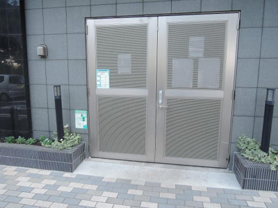 【外観】 | アールケープラザ新横浜Ⅲ | ゴミ置場