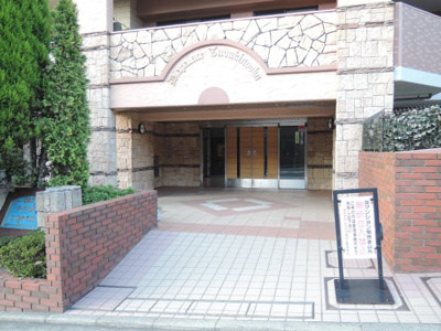 【エントランス】 | ダイアパレスつづきの丘 | JR横浜線「鴨居」駅徒歩14分！大型商業施設「ららぽーと横浜」まで徒歩8分と好立地！