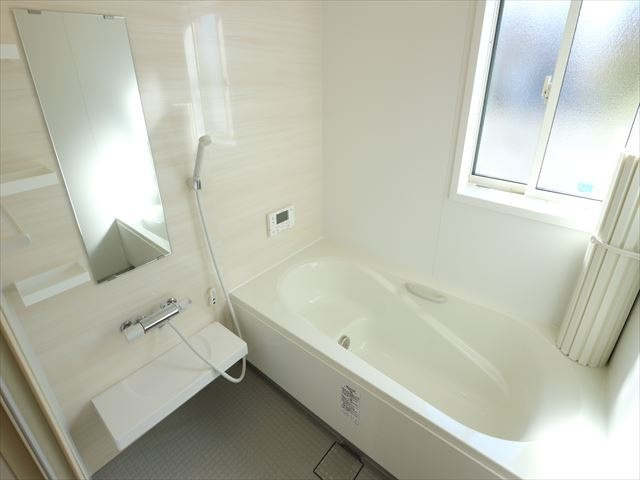 サンアモーレCの浴室