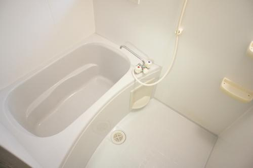 【浴室】 | ベルクレール本町 | 浴室も広々寛ぎの空間です。