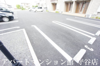 【駐車場】