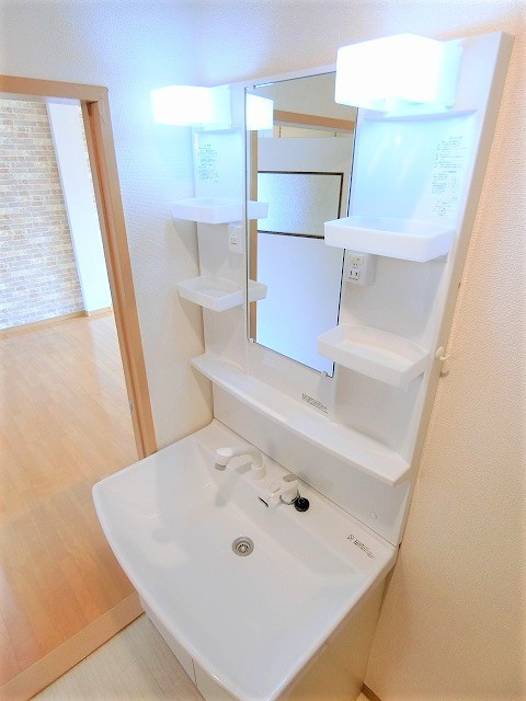 メゾン梨花の独立洗面台