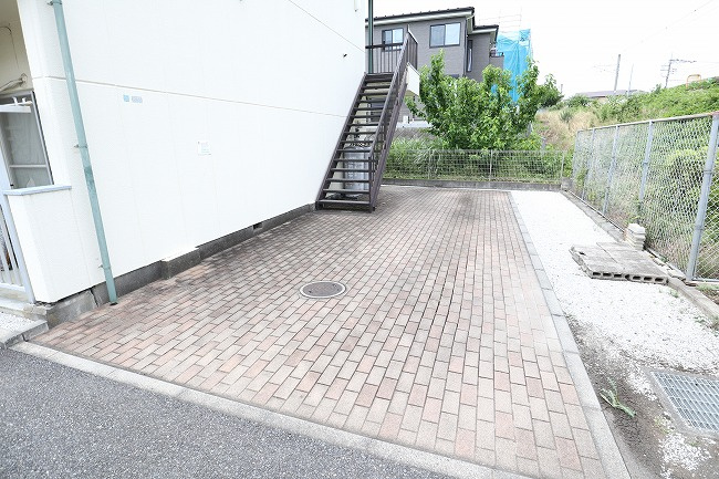 メゾン梨花のエントランス