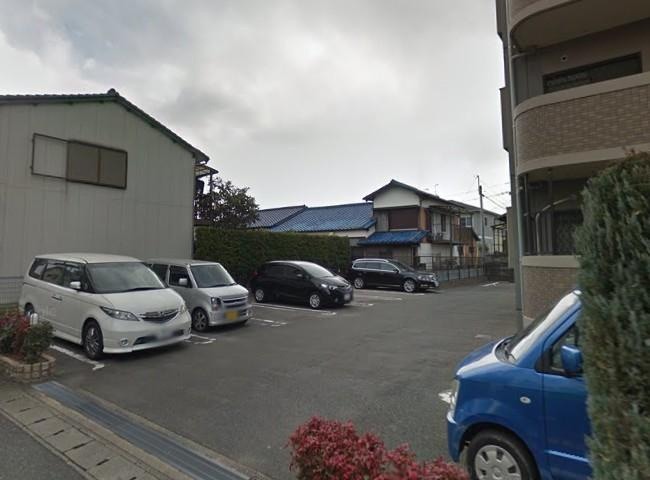 サンセールの駐車場
