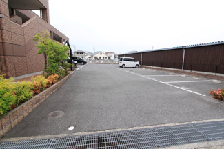 【駐車場】