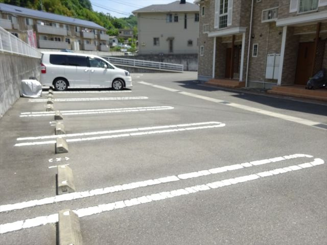 ソレアード・Ｎ　Ｂの駐車場