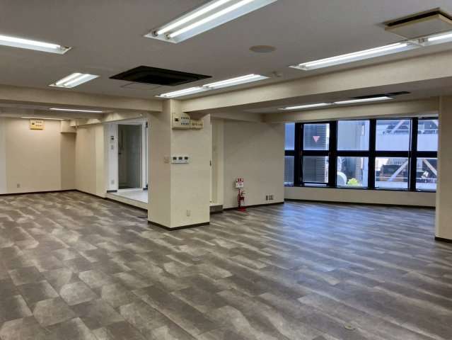 【ロビー】 | ウエストエンドビル
