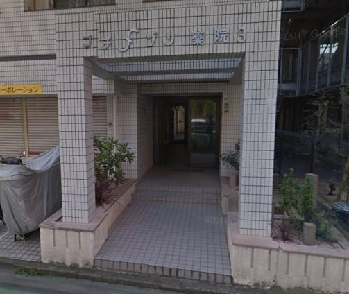 プチメゾン薬院のエントランス