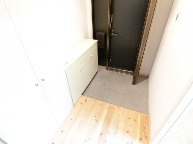 サンロード汐の宮の玄関