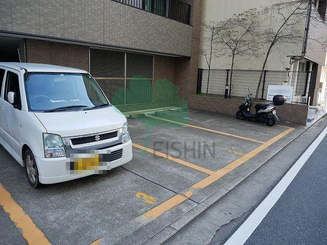 アンソルハイツの駐車場