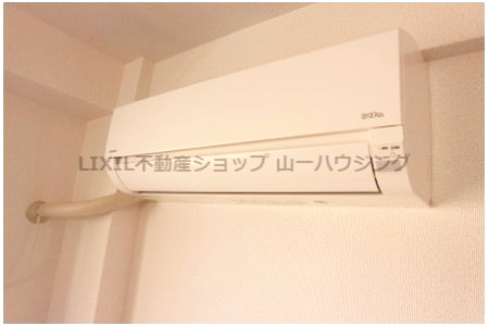 【設備】 | モンターナ元町 | 居室内のエアコン