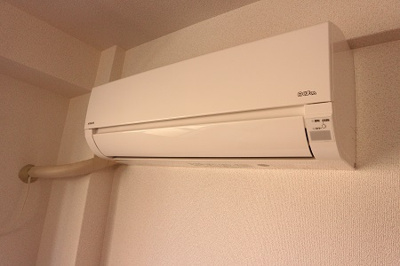 【設備】 | モンターナ元町 | 居室内のエアコン