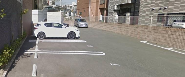バーリーズ大橋の駐車場