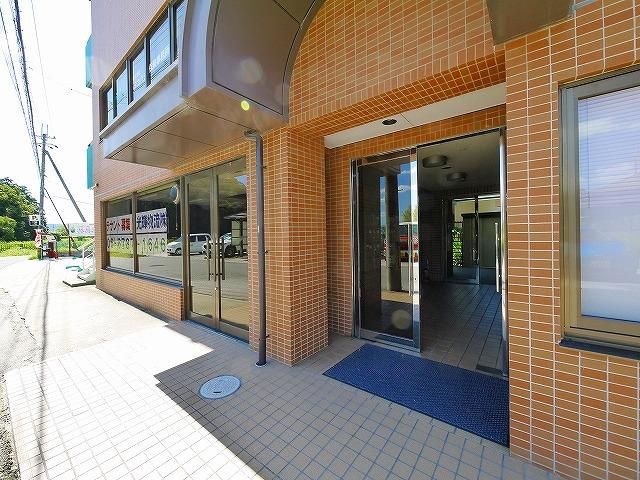 ラ・モアのエントランス|ゆとりのあるエントランスです