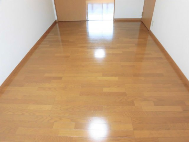 メゾネット慶城Aの洋室