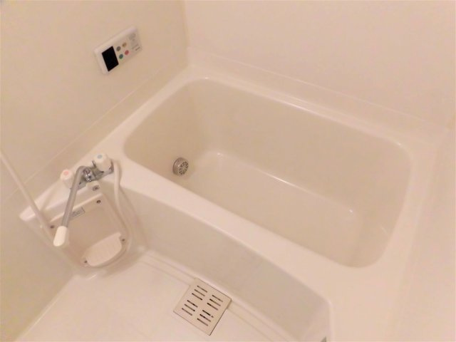 メゾネット慶城Aの浴室