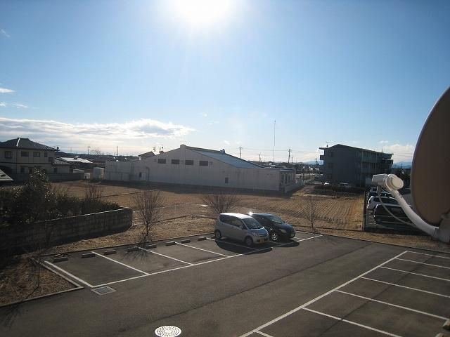 【駐車場】