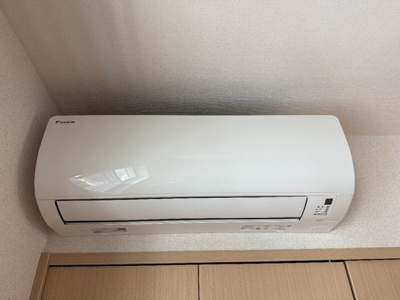 【設備】 | 茜ハイツ | 暑い夏や寒い冬に大活躍！リビングダイニングキッチンと洋室6.1帖のお部屋にエアコンがついています☆冷暖房完備で1年中快適に過ごせます♪