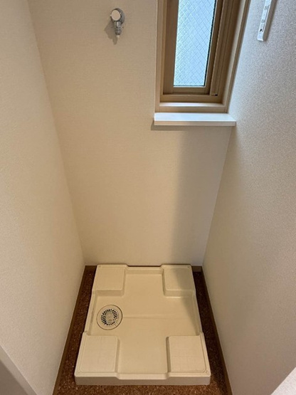 【設備】 | 茜ハイツ | 洗面所にある室内洗濯機置き場です♪防水パンが付いているので万が一の漏水にも安心です！