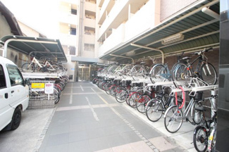 【その他共用部分】 | 屋根付き駐輪場