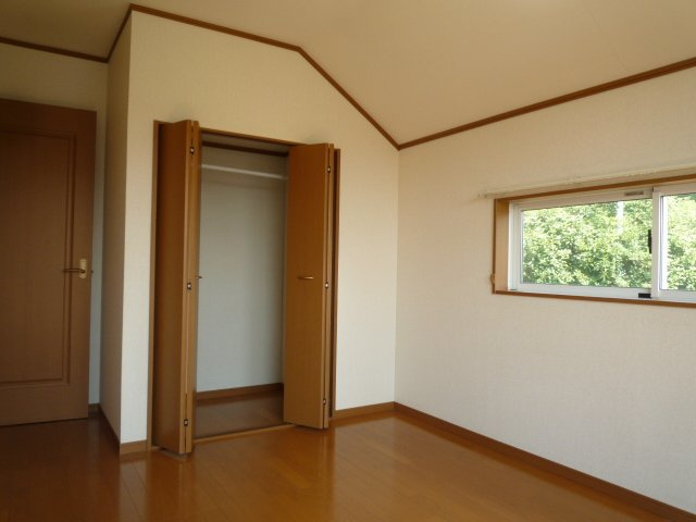 東村山市多摩湖町４丁目の一戸建ての収納