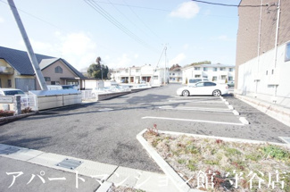 【駐車場】