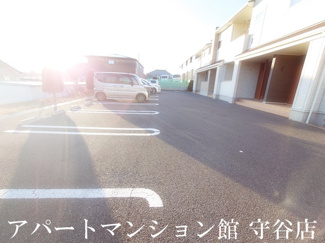 【駐車場】