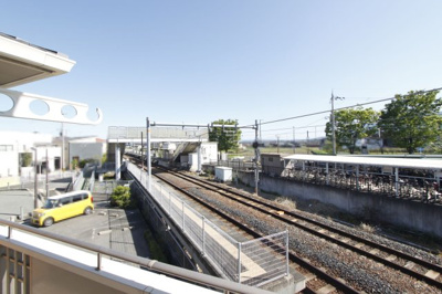 【展望】 | クレストヴェール五位堂 | ＪＲ和歌山線「ＪＲ五位堂」駅が見えています