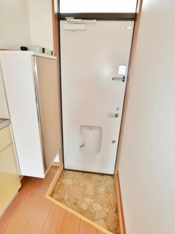 サンヴェール下永吉の玄関