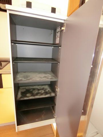 サンヴェール下永吉の収納