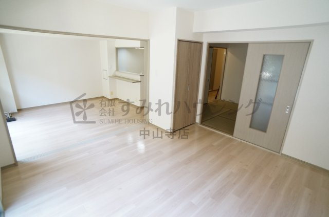 シャルマンコーポ荒牧の玄関