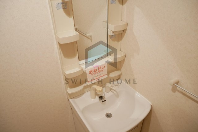 【独立洗面台】 | 独立洗面台、小物を置くことができて便利です