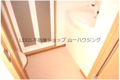 【洗面所】 | モンターナ元町 | 洗面所１