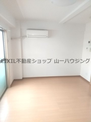 【洋室】 | モンターナ元町 | 居室１